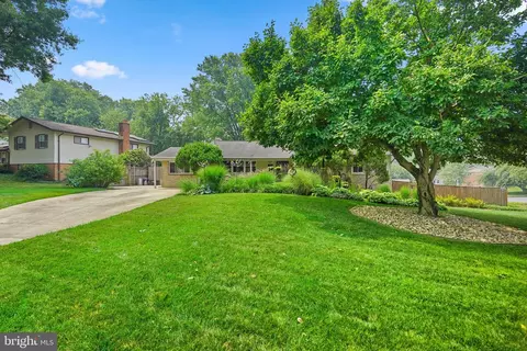 1401 Leister Dr, Silver Spring, MD 20904