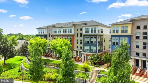 156 Copley Cir, Gaithersburg, MD 20878