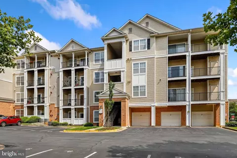 19605 Galway Bay Cir #403, Germantown, MD 20874