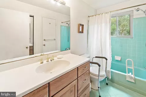 11404 Charlton Dr, Silver Spring, MD 20902 photo 14