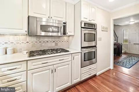 11404 Charlton Dr, Silver Spring, MD 20902 photo 4