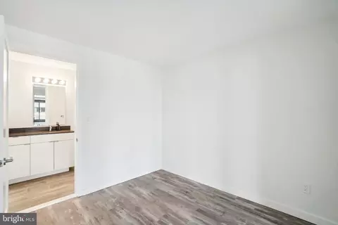 700 Roeder Rd #404, Silver Spring, MD 20910 photo 18
