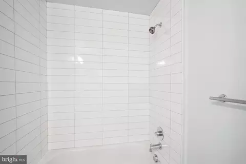 700 Roeder Rd #404, Silver Spring, MD 20910 photo 12