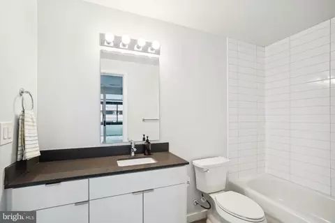 700 Roeder Rd #404, Silver Spring, MD 20910 photo 10