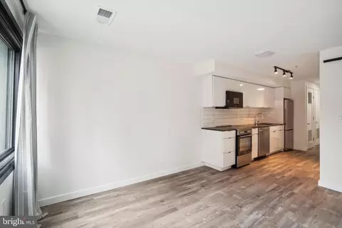700 Roeder Rd #404, Silver Spring, MD 20910 photo 9