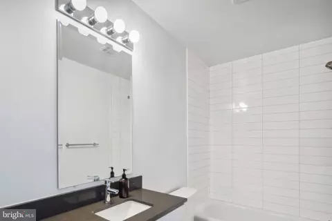 700 Roeder Rd #404, Silver Spring, MD 20910 photo 11