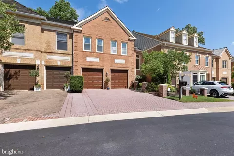 11125 Potomac Crest Dr, Potomac, MD 20854