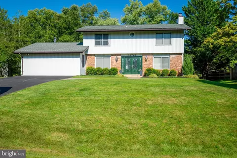 18729 Considine Dr, Brookeville, MD 20833
