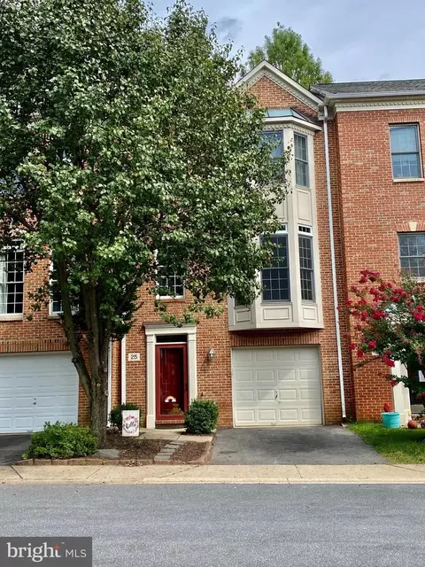 25 Blue Hosta Way, Rockville, MD 20850