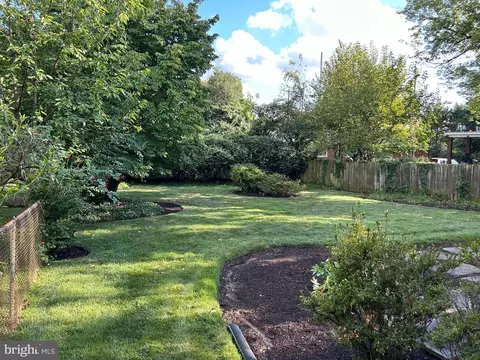 104 Saint Lawrence Dr, Silver Spring, MD 20901 photo 5