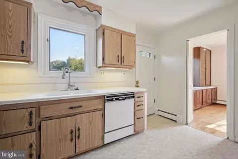 104 Saint Lawrence Dr, Silver Spring, MD 20901 photo 9
