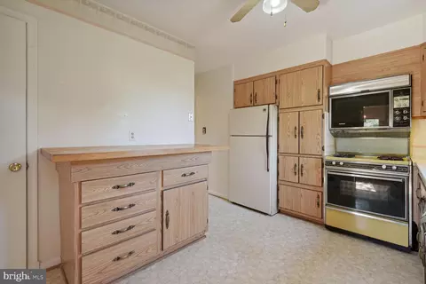 104 Saint Lawrence Dr, Silver Spring, MD 20901 photo 8