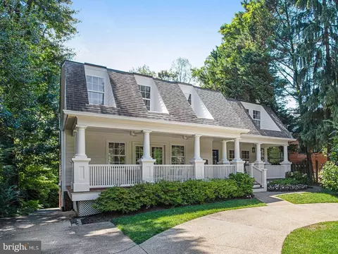 6440 Brookes Ln, Bethesda, MD 20816