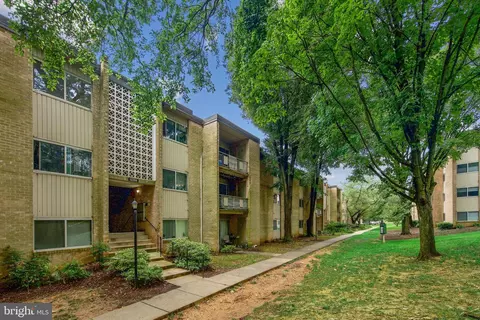 12204 Braxfield Ct #13, Rockville, MD 20852
