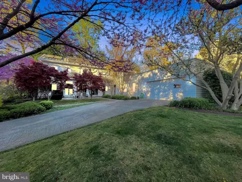 6301 W Halbert Rd, Bethesda, MD 20817