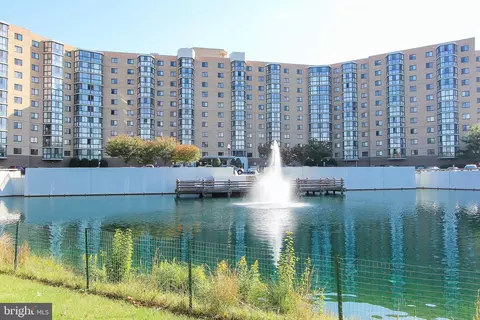 3330 N Leisure World Blvd #5-824, Silver Spring, MD 20906