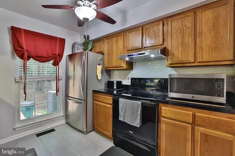 15 Ashmont Ct, Silver Spring, MD 20906 photo 8