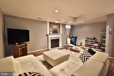 15 Ashmont Ct, Silver Spring, MD 20906 photo 28