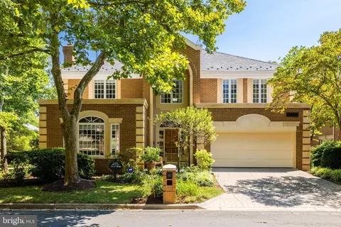10012 Chartwell Manor Ct, Potomac, MD 20854