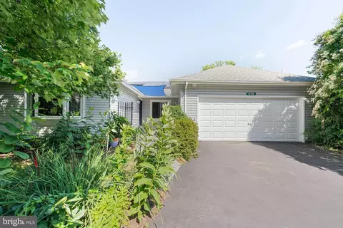 17719 Garrett Dr, North Potomac, MD 20878