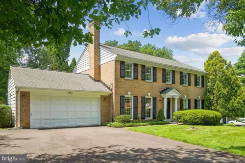 15223 Red Clover Dr, Rockville, MD 20853
