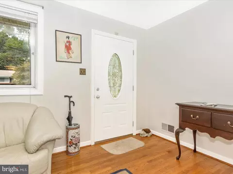 240 Hannes St, Silver Spring, MD 20901 photo 2
