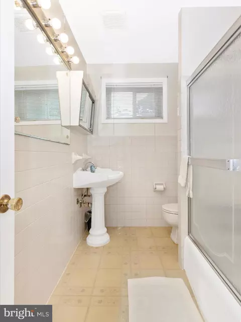 240 Hannes St, Silver Spring, MD 20901 photo 26