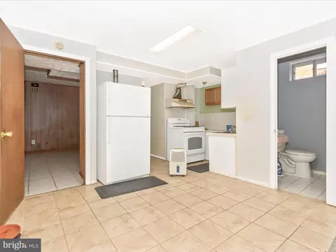 240 Hannes St, Silver Spring, MD 20901 photo 32