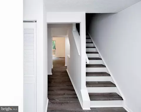 11409 Encore Dr, Silver Spring, MD 20901 photo 2