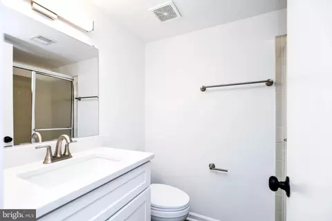 11409 Encore Dr, Silver Spring, MD 20901 photo 32