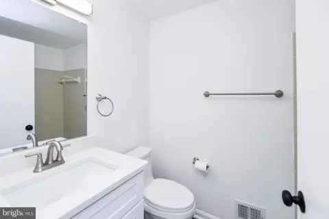 11409 Encore Dr, Silver Spring, MD 20901 photo 28