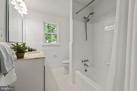 10122 Greenock Rd, Silver Spring, MD 20901 photo 13