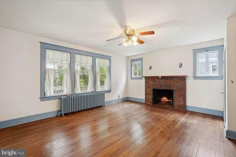 1913 Locust Grove Rd, Silver Spring, MD 20910 photo 6