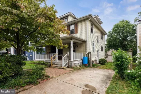 1913 Locust Grove Rd, Silver Spring, MD 20910 photo 3