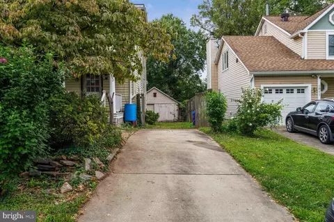 1913 Locust Grove Rd, Silver Spring, MD 20910 photo 4
