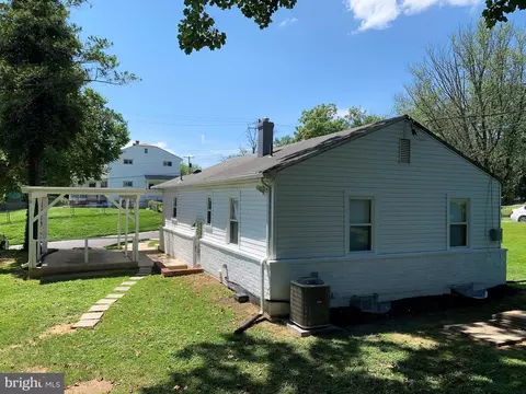 12121 Goodhill Rd, Silver Spring, MD 20902 photo 3