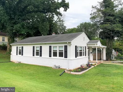 12121 Goodhill Rd, Silver Spring, MD 20902 photo 4