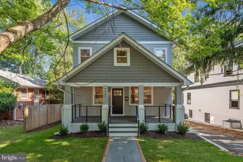 4507 Strathmore Ave, Garrett Park, MD 20896
