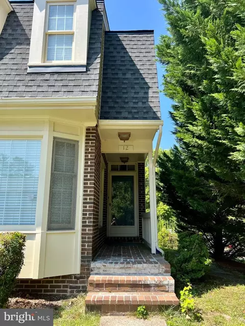 12 Hickory Hill Ct, Silver Spring, MD 20906 photo 2