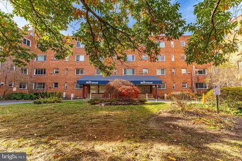 116 Lee Ave #214, Takoma Park, MD 20912