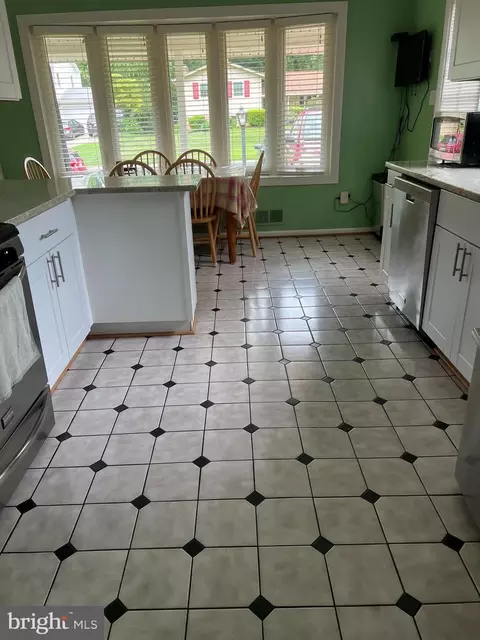 1425 Chilton Dr, Silver Spring, MD 20904 photo 5