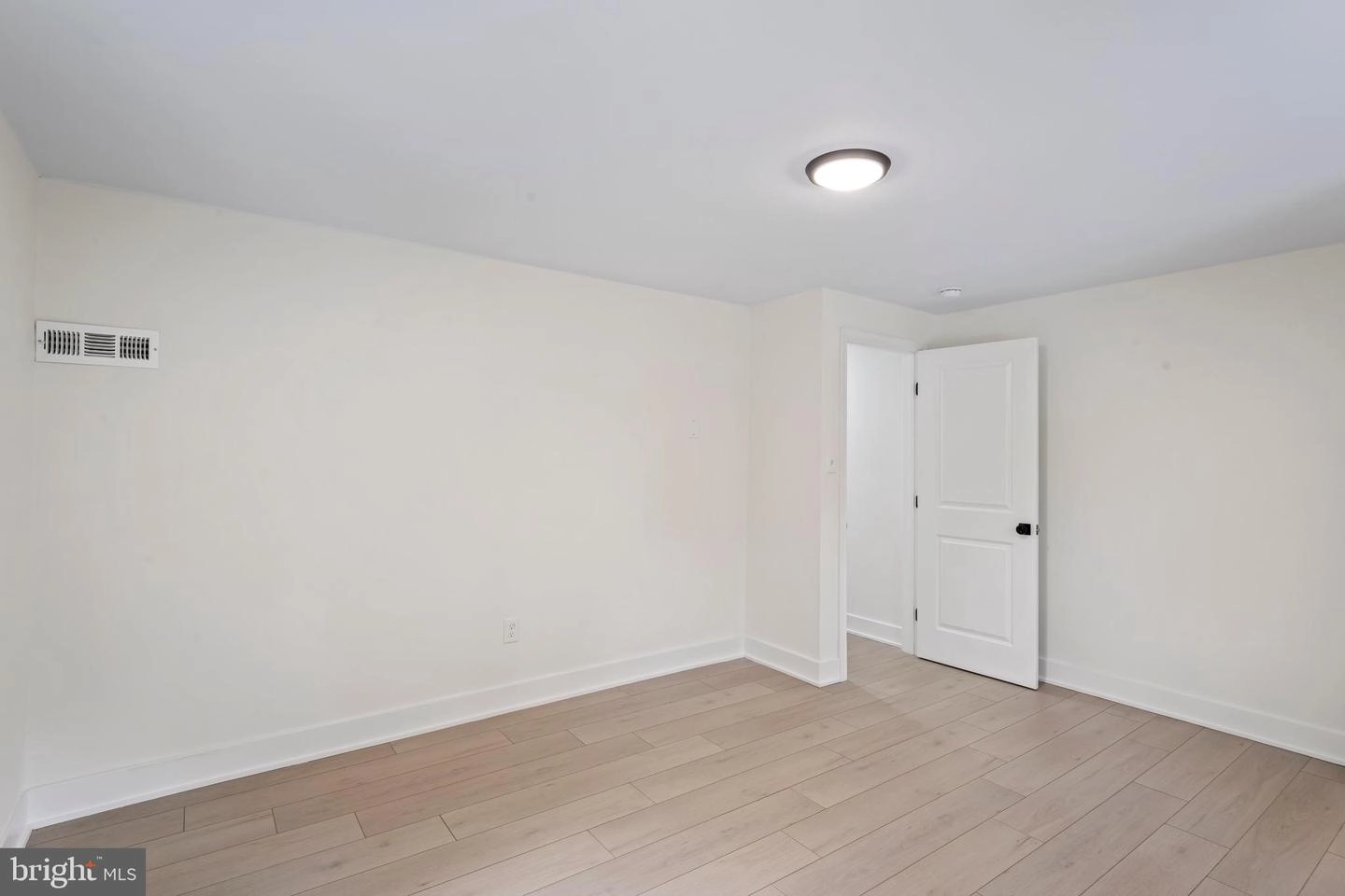 300 Williamsburg Dr, Silver Spring, MD 20901 photo 38