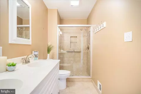 2313 Blue Valley Dr, Silver Spring, MD 20904 photo 19