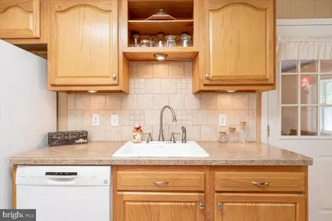 2313 Blue Valley Dr, Silver Spring, MD 20904 photo 13