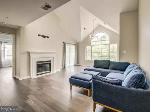 20408 Shore Harbour Dr #5-R, Germantown, MD 20874