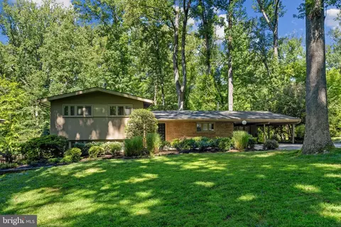8924 Burdette Rd, Bethesda, MD 20817