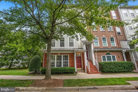 202 Heathwalk St #A, Gaithersburg, MD 20878