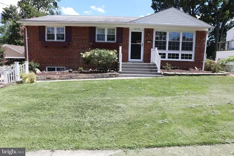 12113 Portree Dr, Rockville, MD 20852