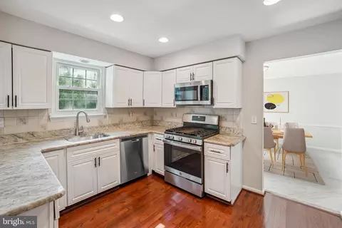 13905 Pleasant Grove Ct, Silver Spring, MD 20904 photo 4