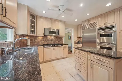 6 Symphony Woods Ct, Silver Spring, MD 20901 photo 8